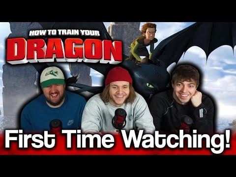 *HOW TO TRAIN YOUR DRAGON* has the BEST character ever with TOOTHLESS! (Movie First Reaction)