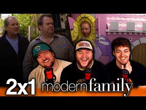 SAVE THE PRINCESS!! | Modern Family 2x1 'The Old Wagon' First Reaction!