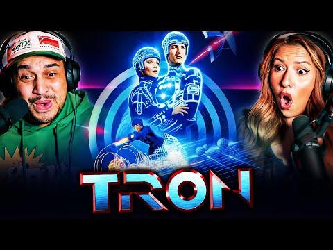 TRON (1982) MOVIE REACTION – WE FINALLY ENTERED THE GRID – FIRST TIME WATCHING – REVIEW
